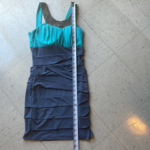 Small Body Con Dress - Picture 5 of 5